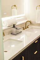 Garden District Hotel