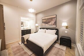 Garden District Hotel