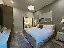 Garden District Hotel