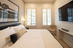 Garden District Hotel