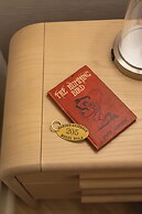 Garden District Hotel