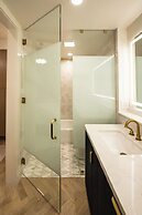 Garden District Hotel