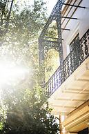 Garden District Hotel