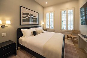 Garden District Hotel