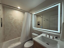 Garden District Hotel