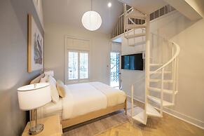 Garden District Hotel