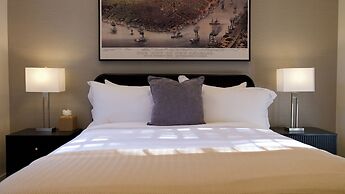 Garden District Hotel