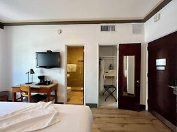 Majestic Hotel South Beach