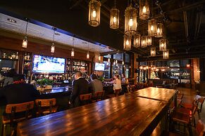 Q&C Hotel and Bar, New Orleans, Autograph Collection