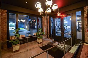 Q&C Hotel and Bar, New Orleans, Autograph Collection