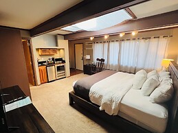 Weathervane Terrace Inn and Suites