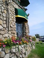 Weathervane Terrace Inn and Suites