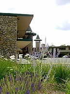 Weathervane Terrace Inn and Suites