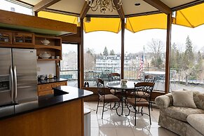 Weathervane Terrace Inn and Suites