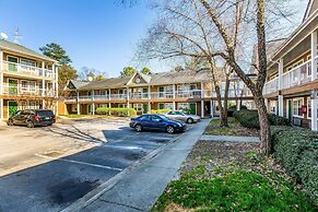 HomeTowne Studios by Red Roof Atlanta NE - Downtown Norcross