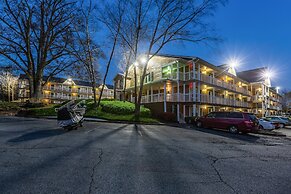 HomeTowne Studios by Red Roof Atlanta NE - Downtown Norcross