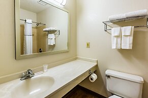 HomeTowne Studios by Red Roof Atlanta NE - Downtown Norcross