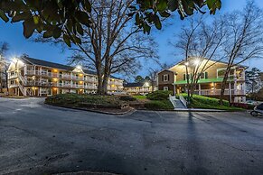 HomeTowne Studios by Red Roof Atlanta NE - Downtown Norcross