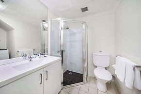 Oaks Sydney Goldsbrough Suites