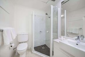 Oaks Sydney Goldsbrough Suites