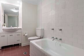 Oaks Sydney Goldsbrough Suites