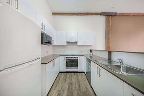 Oaks Sydney Goldsbrough Suites