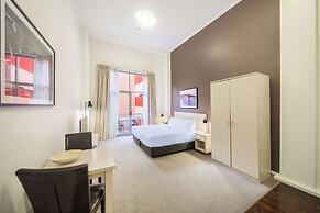 Oaks Sydney Goldsbrough Suites