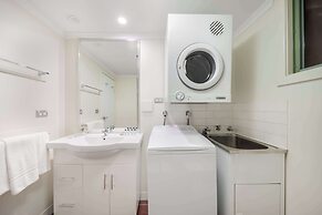 Oaks Sydney Goldsbrough Suites