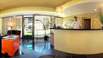 7 Springs Inn & Suites