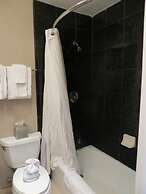 7 Springs Inn & Suites