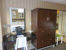 7 Springs Inn & Suites