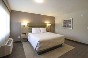 GreenTree Pasadena Inn