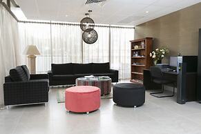 The Summit Apartments