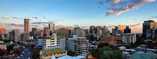 The Summit Apartments