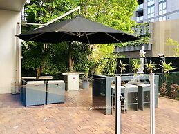 Central Hillcrest Apartment Hotel