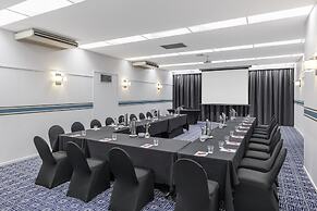 Ramada by Wyndham Diplomat Canberra