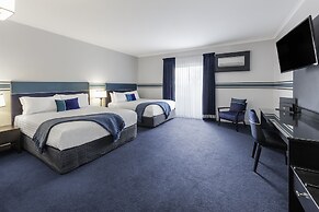 Ramada by Wyndham Diplomat Canberra