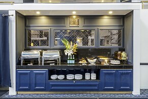 Ramada by Wyndham Diplomat Canberra