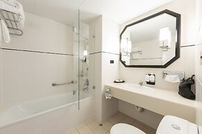 Ramada by Wyndham Diplomat Canberra