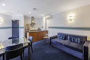 Ramada by Wyndham Diplomat Canberra