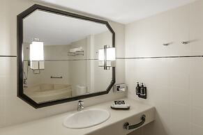 Ramada by Wyndham Diplomat Canberra