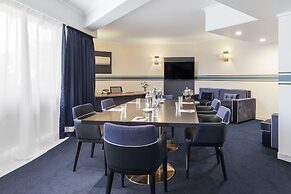 Ramada by Wyndham Diplomat Canberra