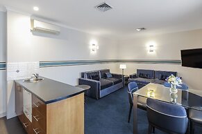 Ramada by Wyndham Diplomat Canberra