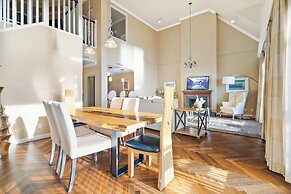 Oak Bay Beach Hotel
