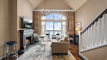 Oak Bay Beach Hotel