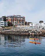 Oak Bay Beach Hotel