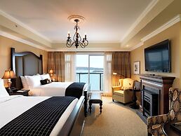Oak Bay Beach Hotel
