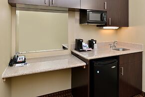Holiday Inn Express and Suites Indianapolis W- Airport Area, an IHG Ho