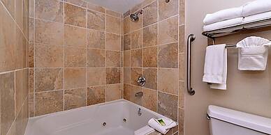 Holiday Inn Express and Suites Indianapolis W- Airport Area by IHG