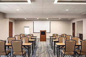 Holiday Inn Express and Suites Indianapolis W- Airport Area by IHG